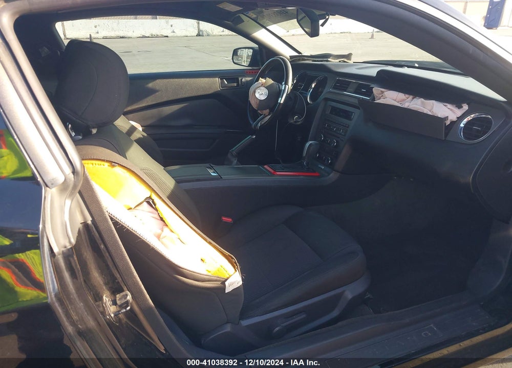 2014 FORD MUSTANG V6 VIN: 1ZVBP8AM0E5215437
