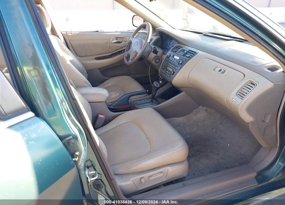 2002 HONDA ACCORD 3.0 EX VIN: 1HGCG16522A028530