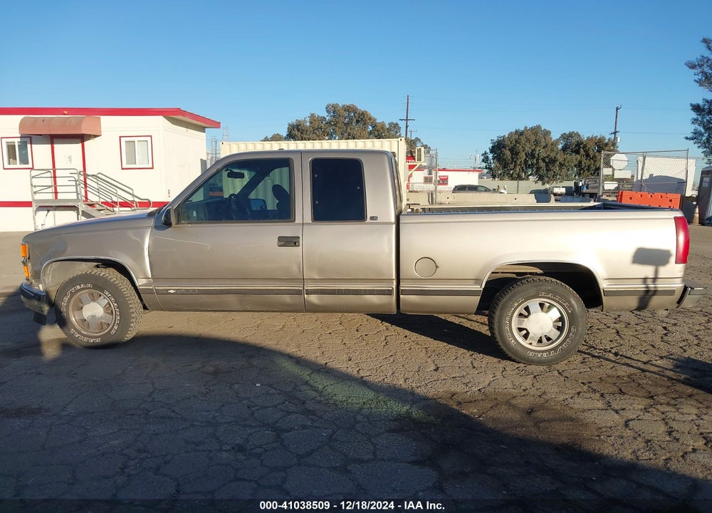 1999 CHEVROLET C1500 LS VIN: 1GCEC19R4XR107854
