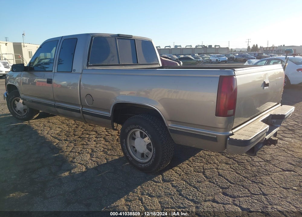 1999 CHEVROLET C1500 LS VIN: 1GCEC19R4XR107854