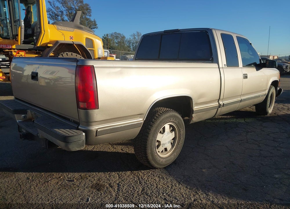 1999 CHEVROLET C1500 LS VIN: 1GCEC19R4XR107854
