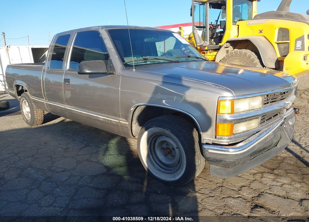 1999 CHEVROLET C1500 LS VIN: 1GCEC19R4XR107854
