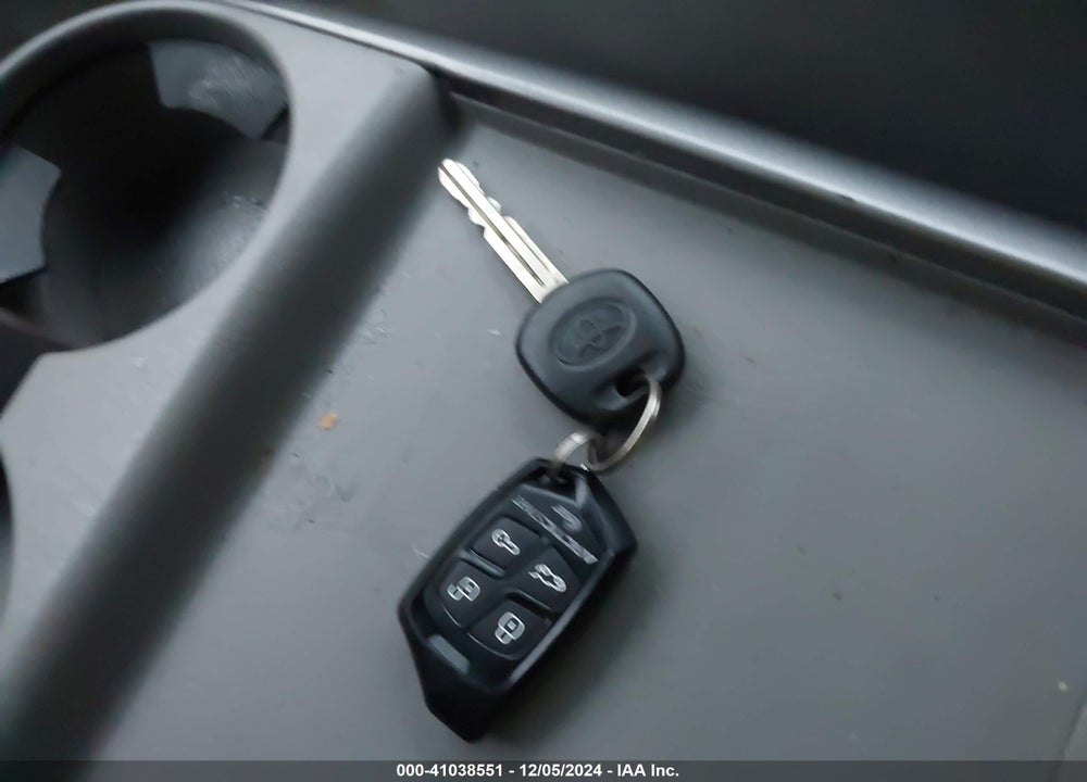 2008 TOYOTA SIENNA LE VIN: 5TDZK23C28S117719