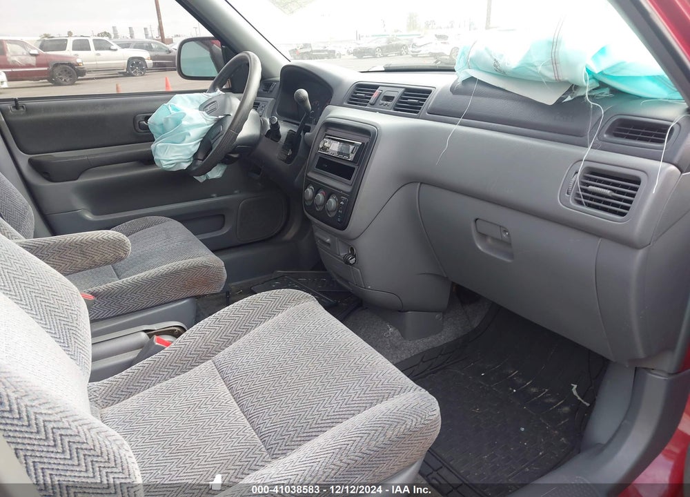 1998 HONDA CR-V LX VIN: JHLRD2843WC001118