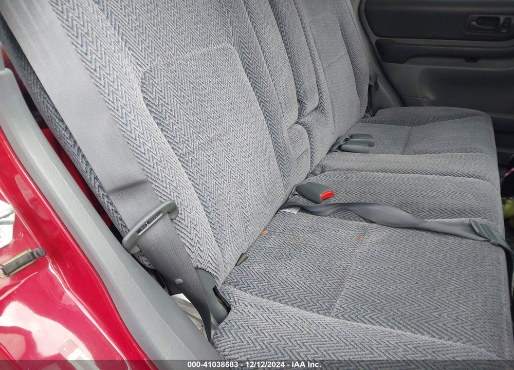 1998 HONDA CR-V LX VIN: JHLRD2843WC001118