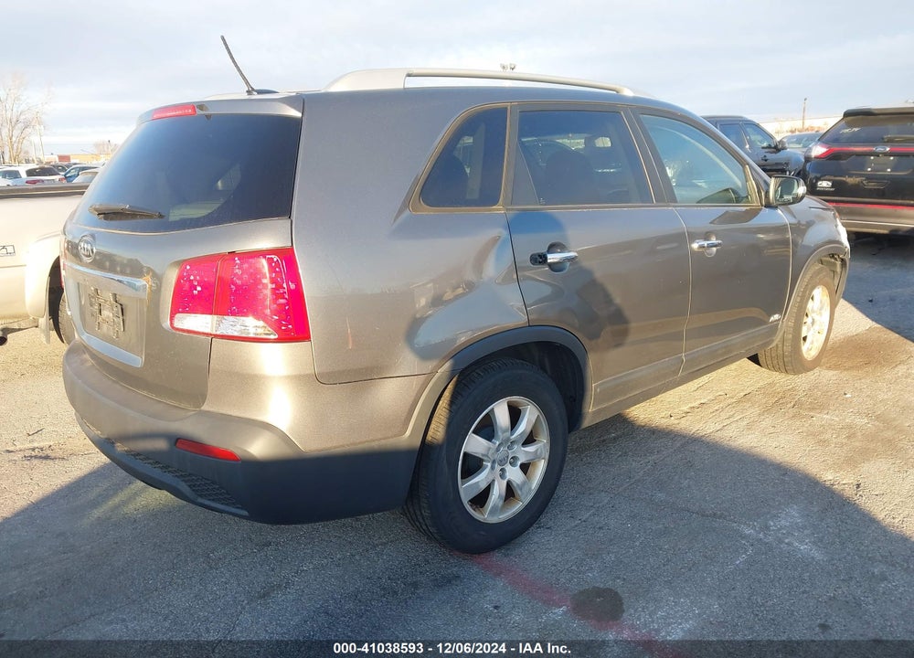 2013 KIA SORENTO LX V6 VIN: 5XYKTDA27DG403920