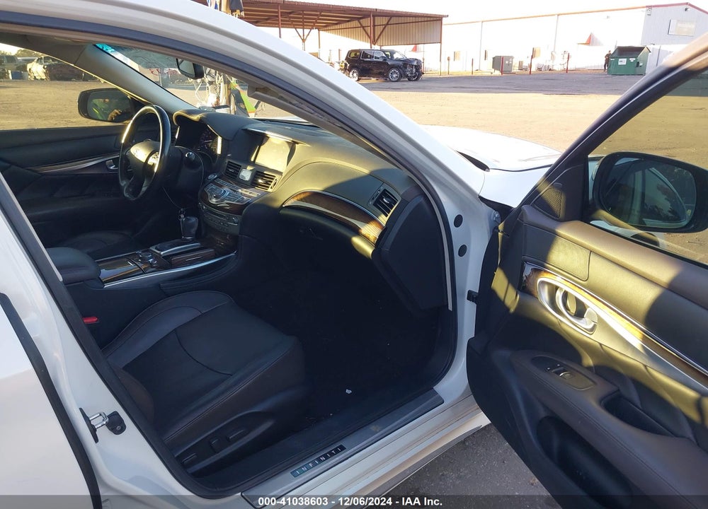 2017 INFINITI Q70L 3.7 VIN: JN1BY1PP0HM170523