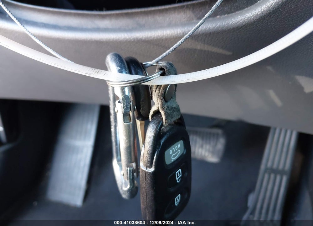 2014 HYUNDAI ELANTRA VIN: 5NPDH4AE8EH535390
