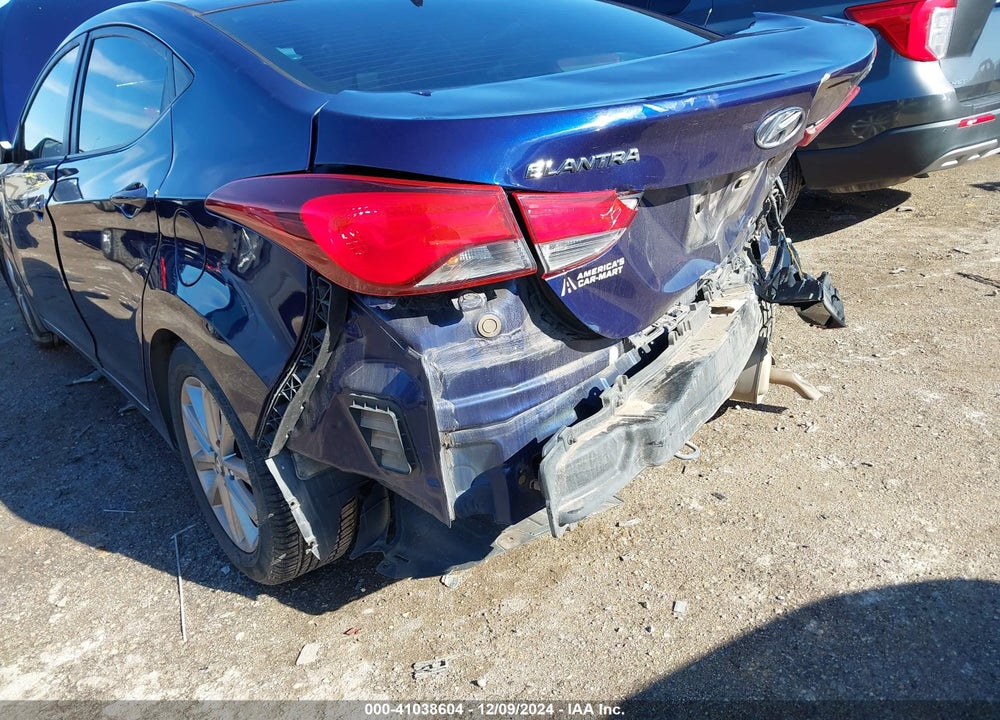 2014 HYUNDAI ELANTRA VIN: 5NPDH4AE8EH535390