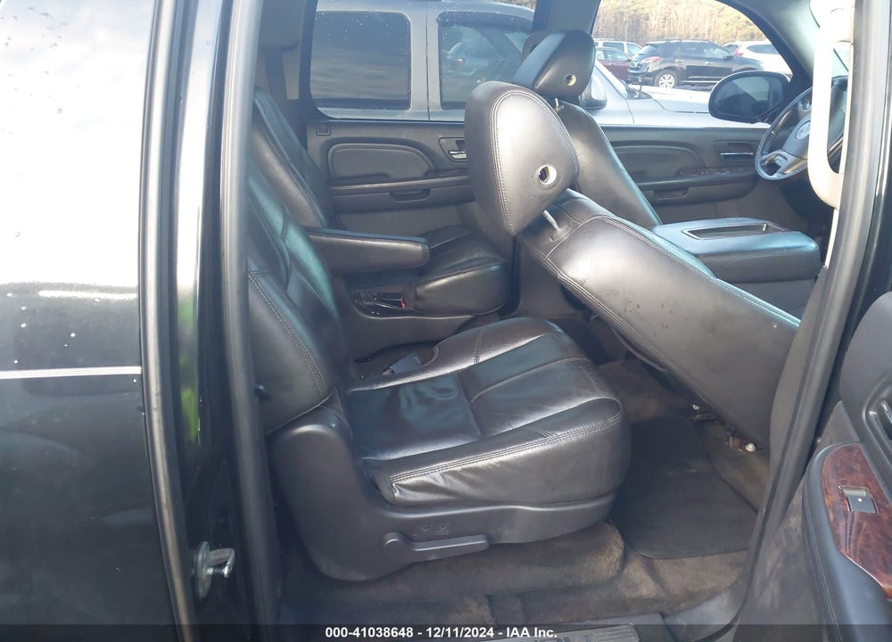 2008 GMC YUKON XL 1500 DENALI VIN: 1GKFC66808J196257