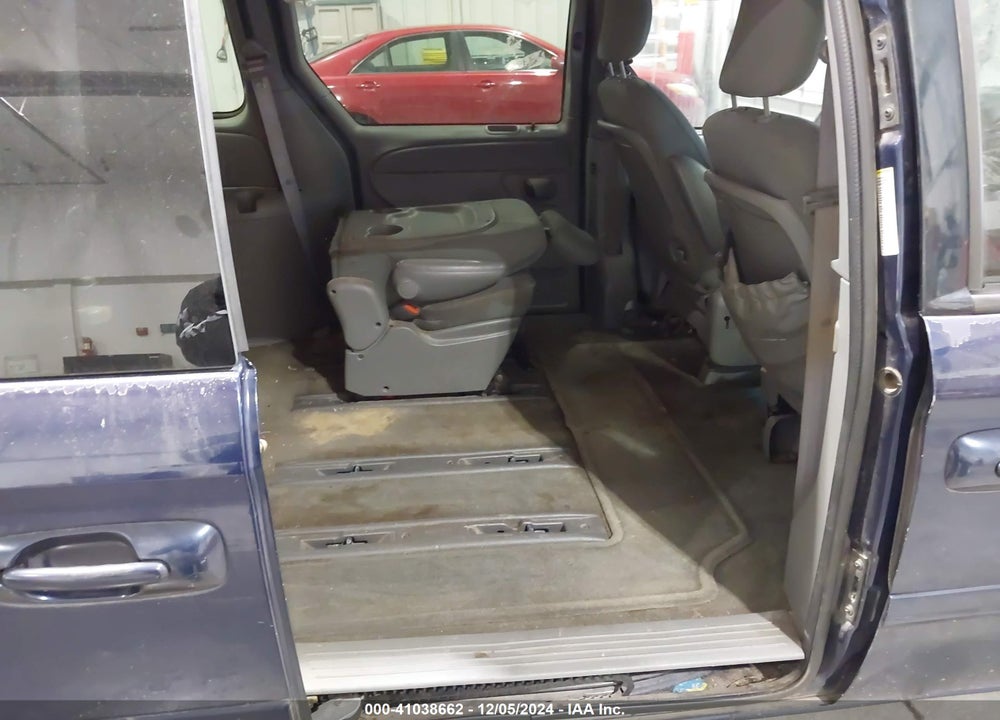 2004 CHRYSLER TOWN & COUNTRY LX VIN: 2C4GP44R94R503662
