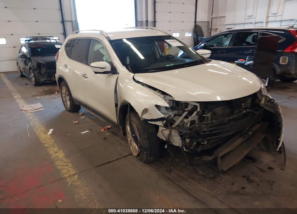 2018 NISSAN ROGUE SV VIN: KNMAT2MV5JP540076