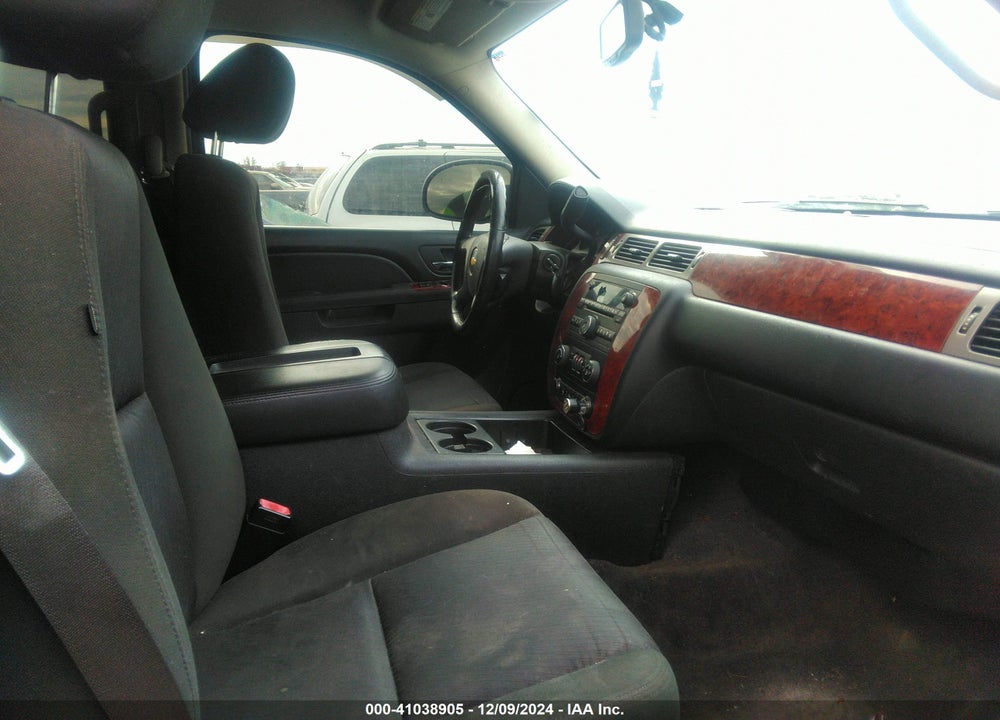 2013 CHEVROLET TAHOE LS VIN: 1GNSCAE02DR111317