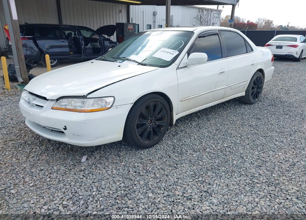 2000 HONDA ACCORD 3.0 EX VIN: 1HGCG1656YA067663