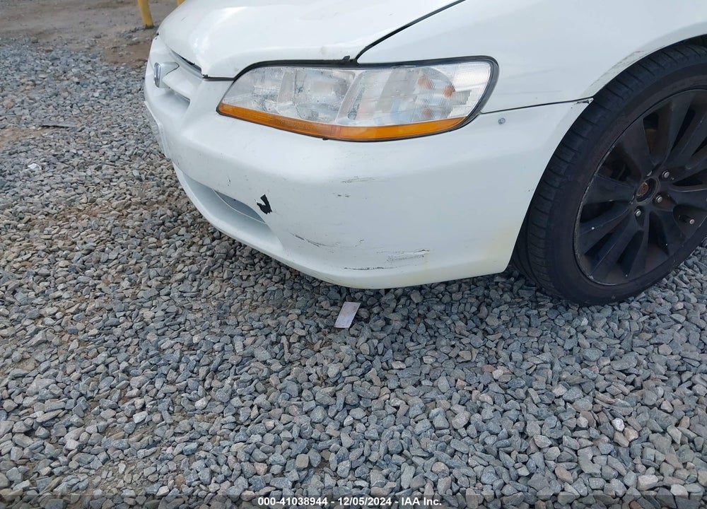 2000 HONDA ACCORD 3.0 EX VIN: 1HGCG1656YA067663