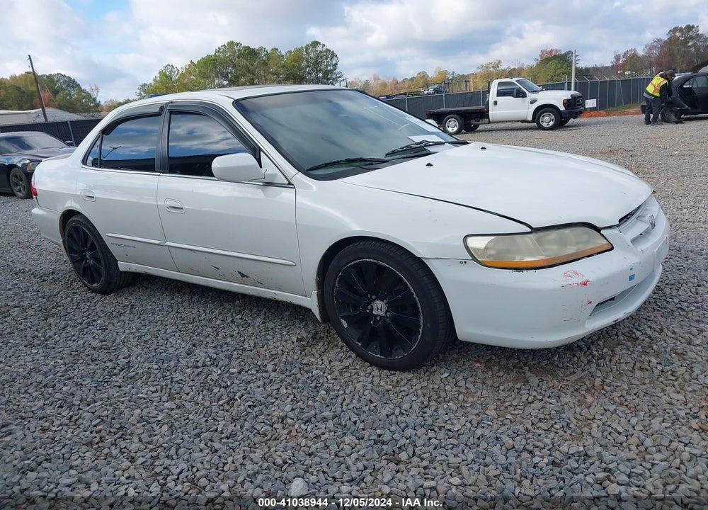 2000 HONDA ACCORD 3.0 EX VIN: 1HGCG1656YA067663