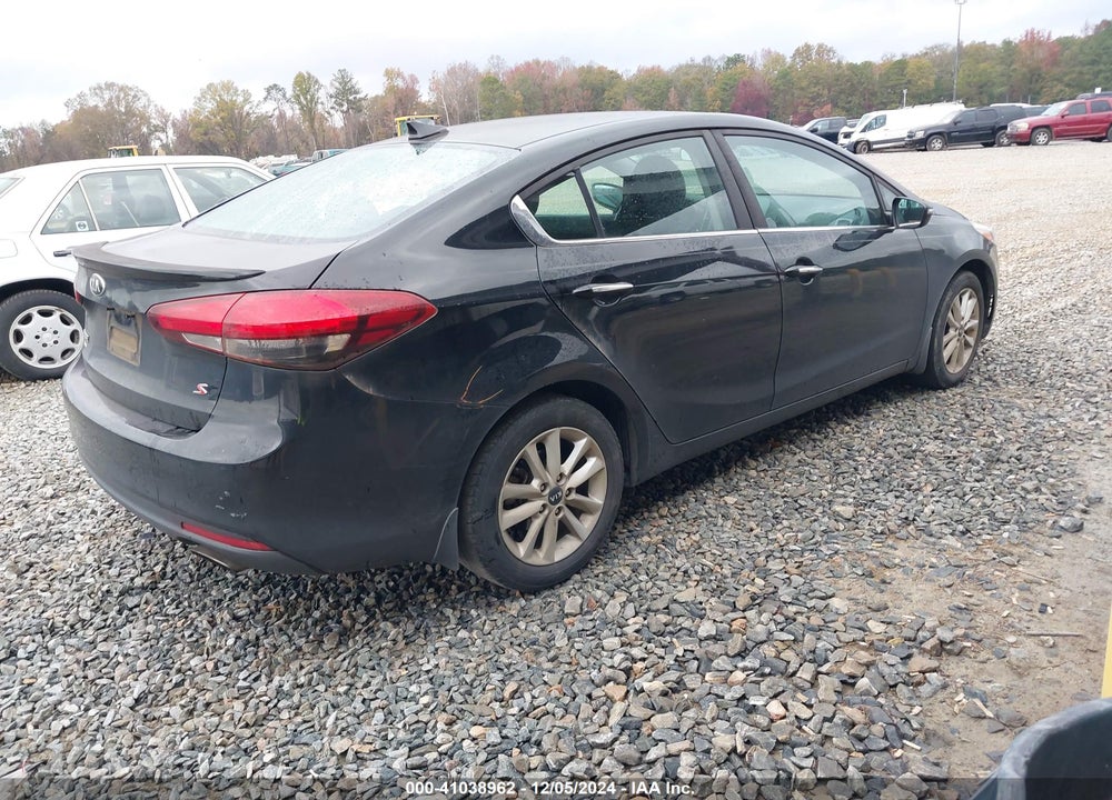 2017 KIA FORTE VIN: 3KPFL4A70HE036097
