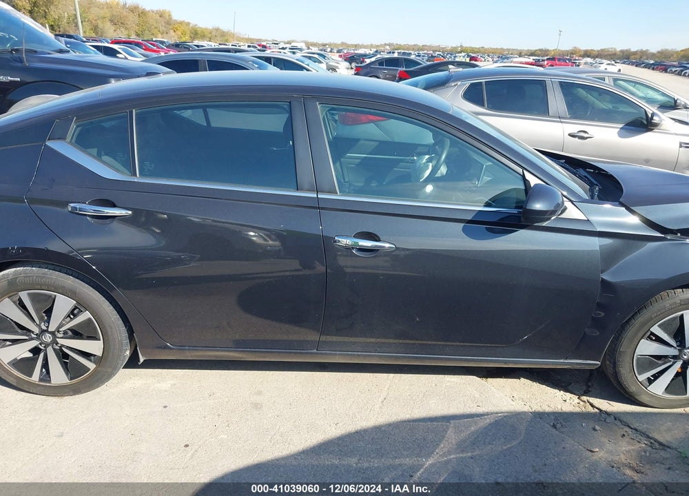 2022 NISSAN ALTIMA SV FWD VIN: 1N4BL4DV8NN326383