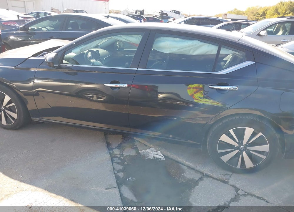 2022 NISSAN ALTIMA SV FWD VIN: 1N4BL4DV8NN326383