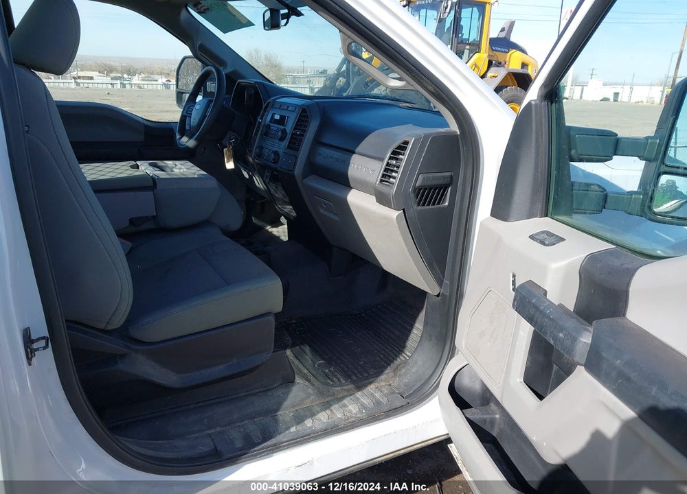 2018 FORD F-250 XL VIN: 1FTBF2A61JEC47943