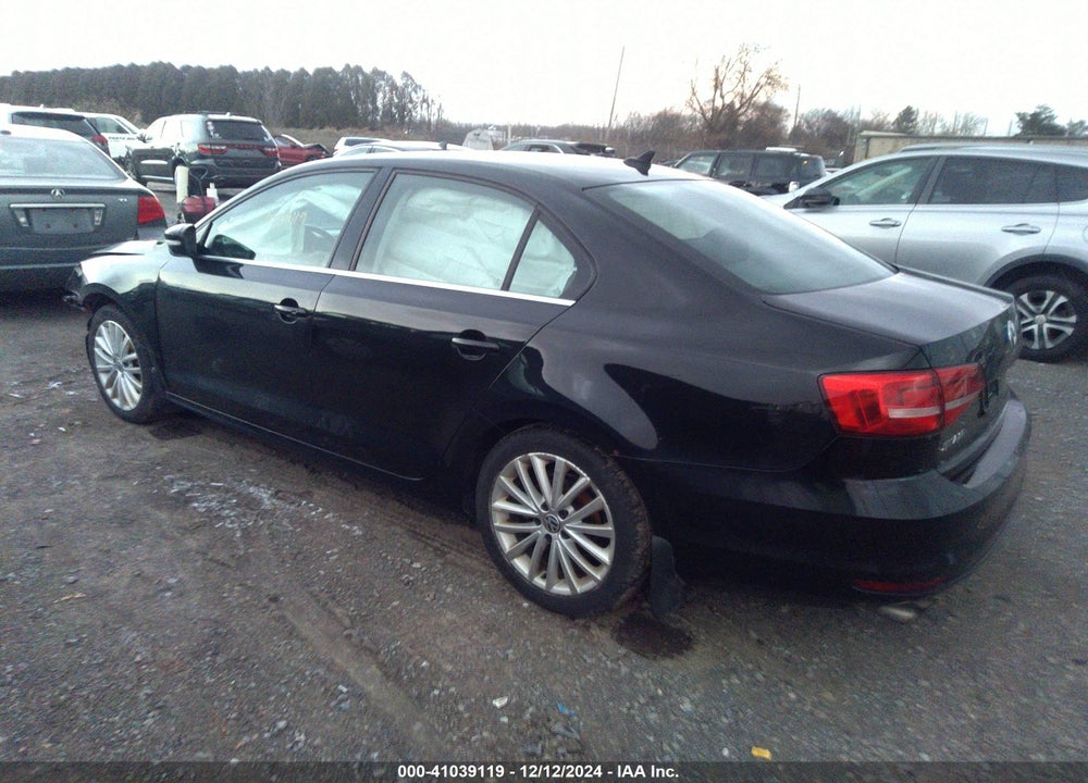 2015 VOLKSWAGEN JETTA 1.8T SE VIN: 3VWD17AJ3FM255064