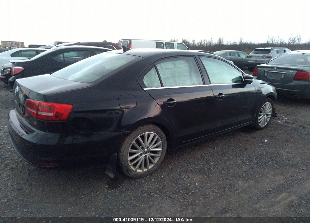 2015 VOLKSWAGEN JETTA 1.8T SE VIN: 3VWD17AJ3FM255064