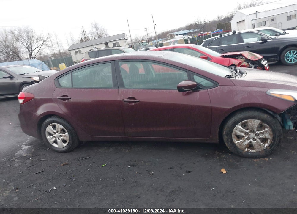 2018 KIA FORTE VIN: 3KPFK4A73JE196743