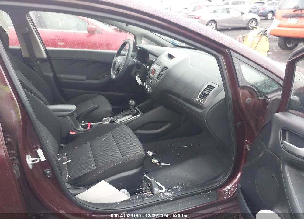 2018 KIA FORTE VIN: 3KPFK4A73JE196743