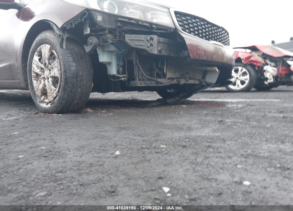 2018 KIA FORTE VIN: 3KPFK4A73JE196743