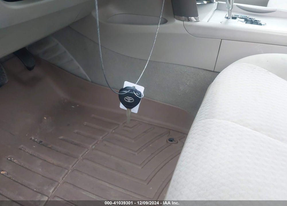 2010 TOYOTA CAMRY LE VIN: 4T1BF3EK3AU522050