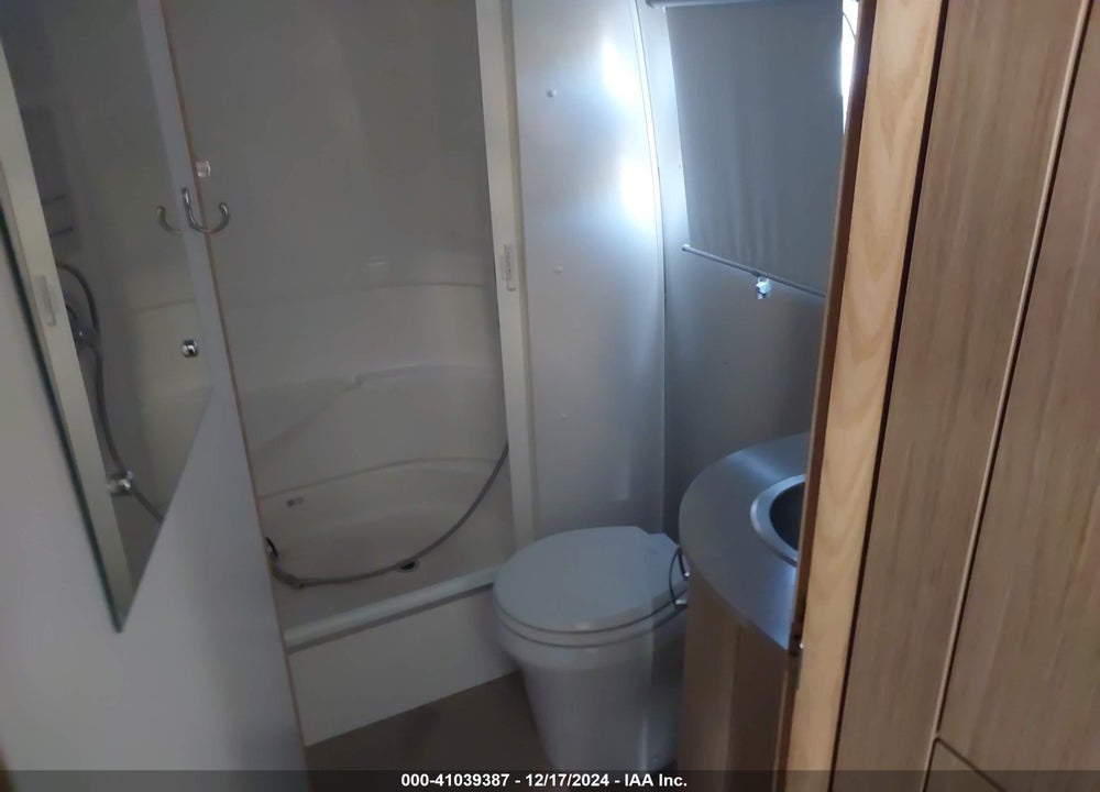 2020 AIRSTREAM FLYING CLOUD VIN: 1STC9YP21LJ553670