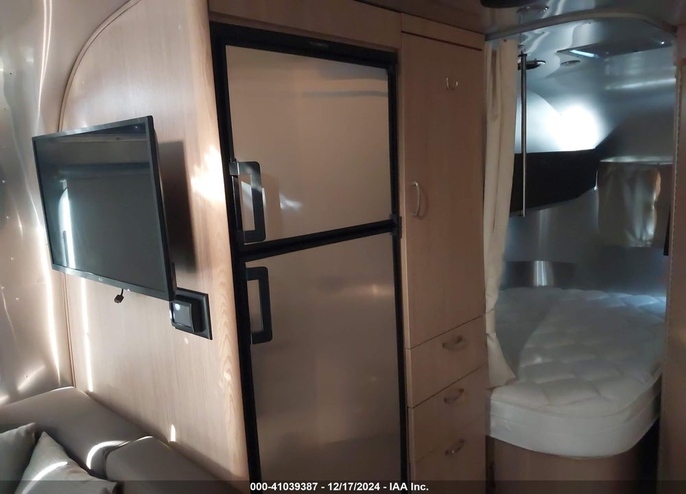 2020 AIRSTREAM FLYING CLOUD VIN: 1STC9YP21LJ553670