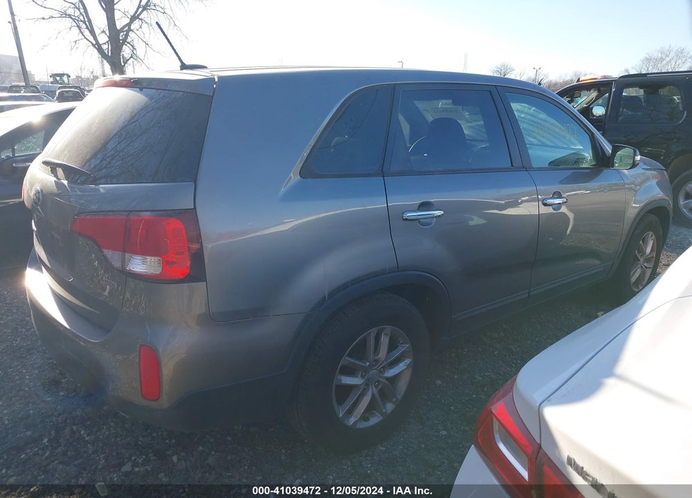 2014 KIA SORENTO LX VIN: 5XYKT4A69EG426006