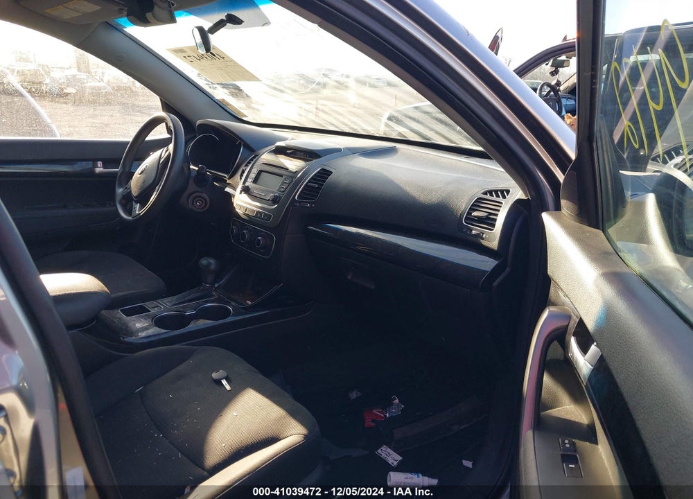 2014 KIA SORENTO LX VIN: 5XYKT4A69EG426006