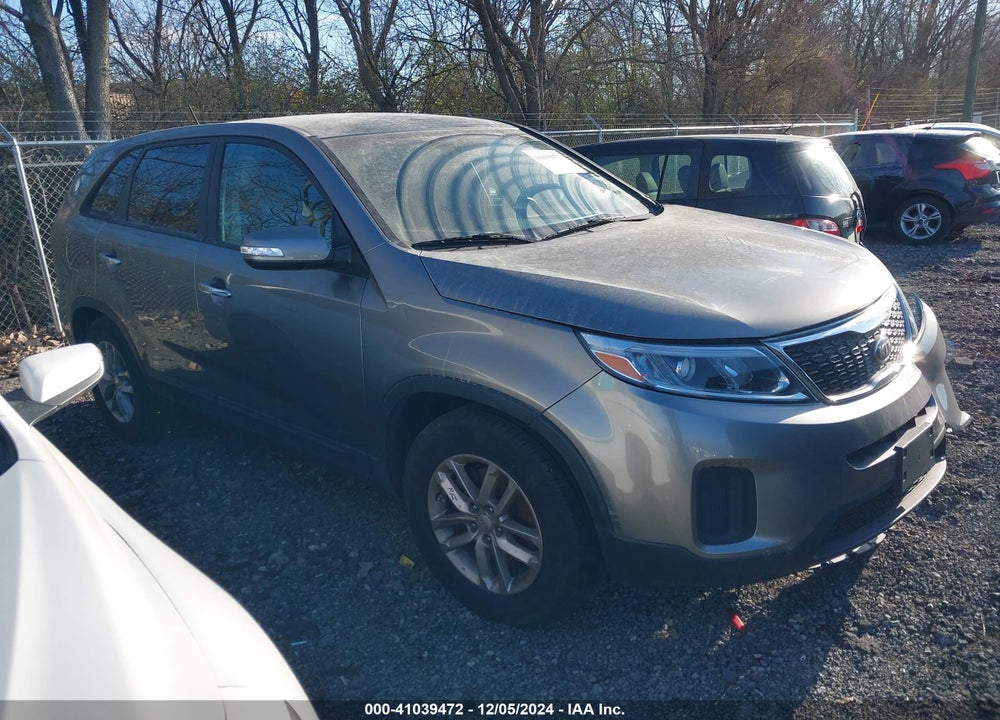 2014 KIA SORENTO LX VIN: 5XYKT4A69EG426006
