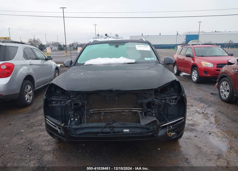 2013 VOLKSWAGEN TOUAREG VR6 LUX VIN: WVGEF9BP6DD005667
