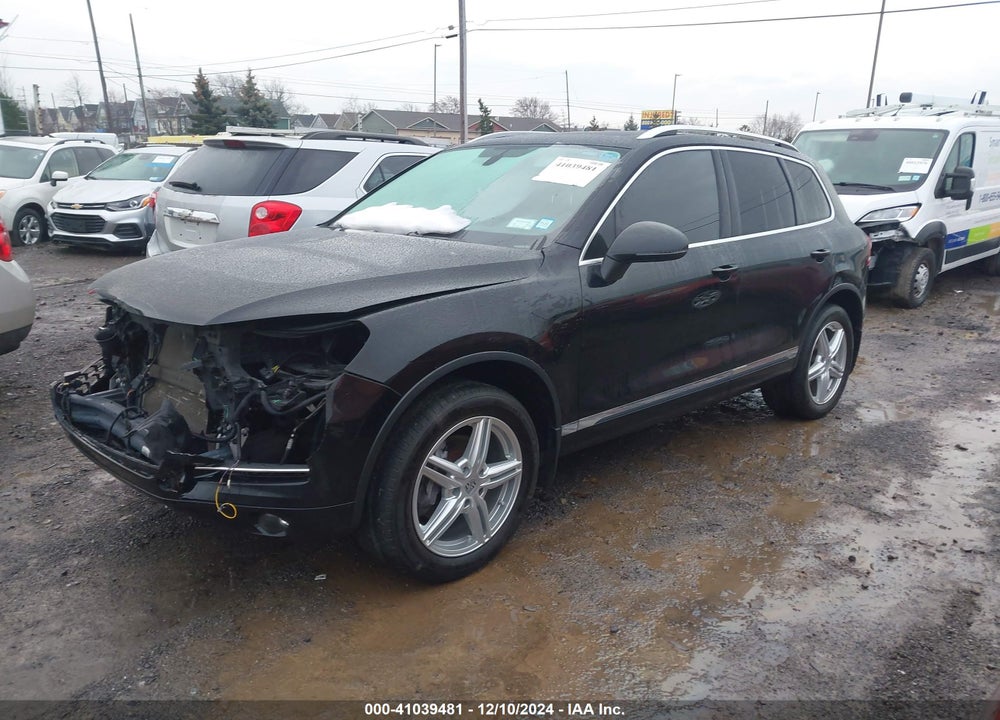 2013 VOLKSWAGEN TOUAREG VR6 LUX VIN: WVGEF9BP6DD005667