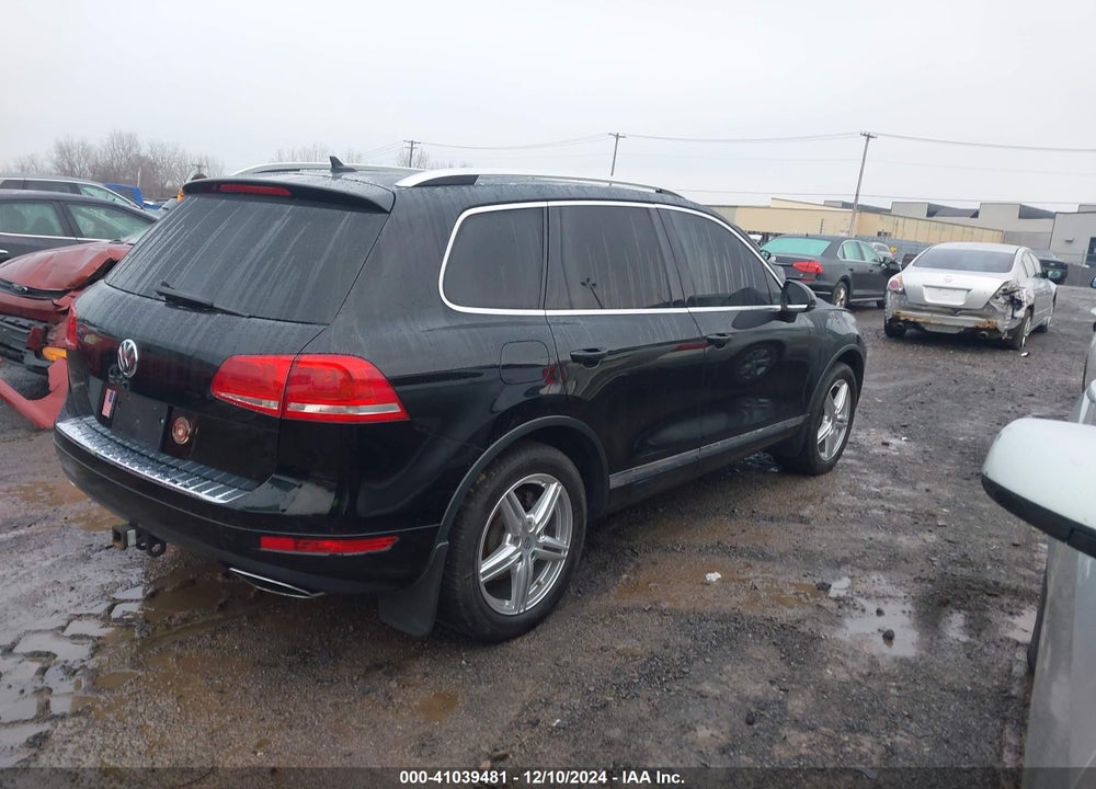 2013 VOLKSWAGEN TOUAREG VR6 LUX VIN: WVGEF9BP6DD005667