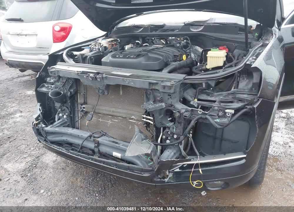 2013 VOLKSWAGEN TOUAREG VR6 LUX VIN: WVGEF9BP6DD005667