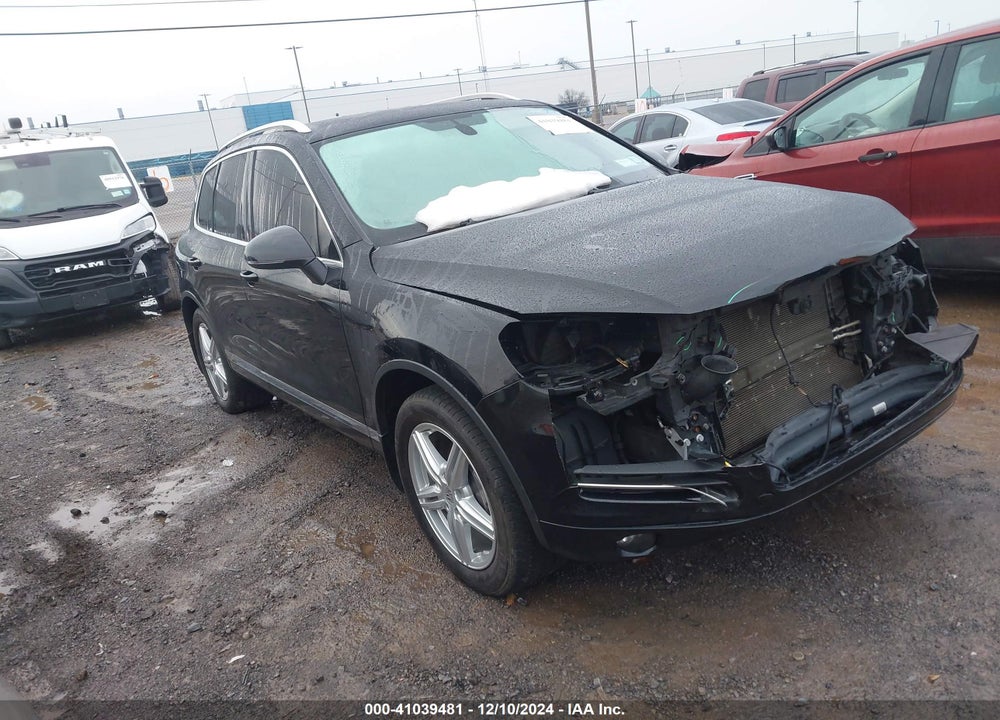 2013 VOLKSWAGEN TOUAREG VR6 LUX VIN: WVGEF9BP6DD005667