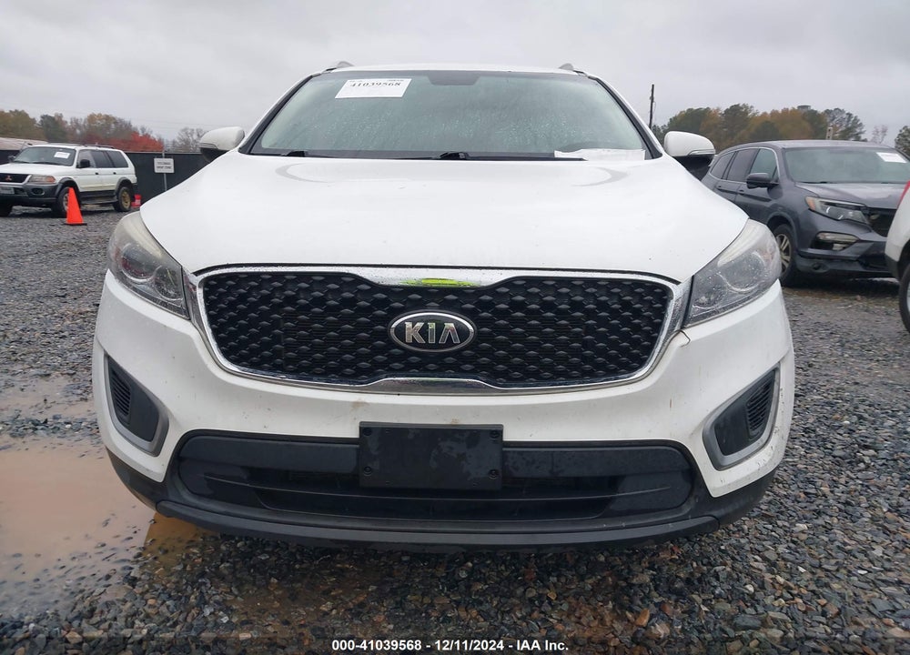 2017 KIA SORENTO 3.3L LX VIN: 5XYPGDA59HG326526