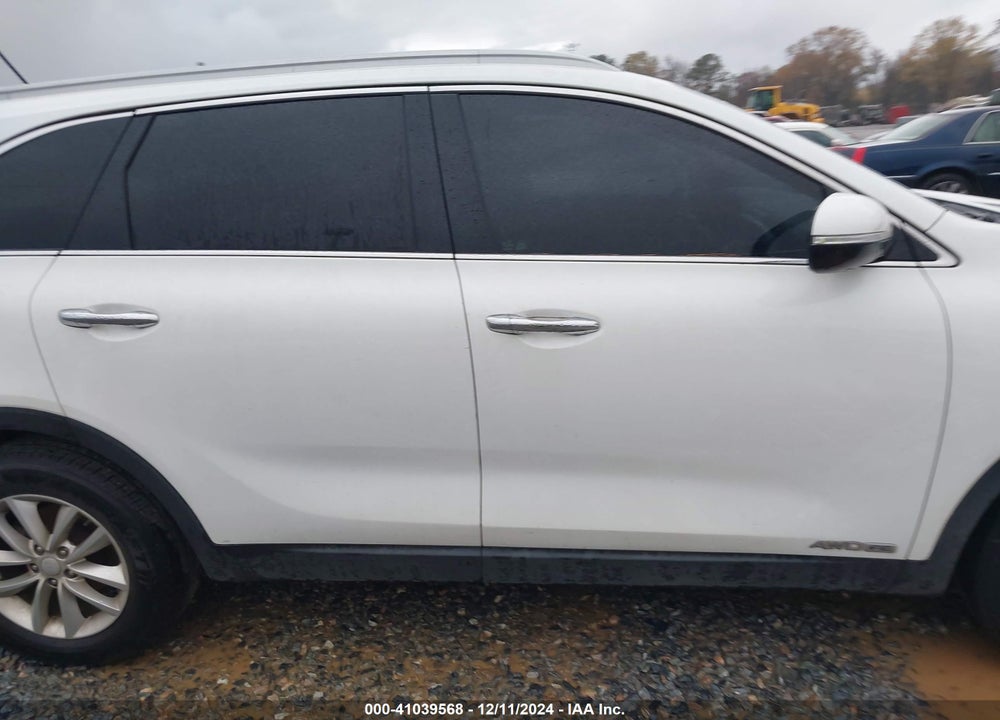 2017 KIA SORENTO 3.3L LX VIN: 5XYPGDA59HG326526
