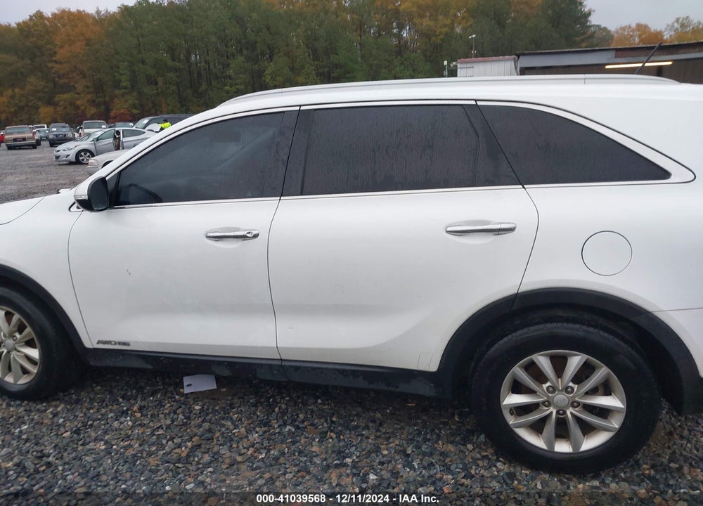 2017 KIA SORENTO 3.3L LX VIN: 5XYPGDA59HG326526