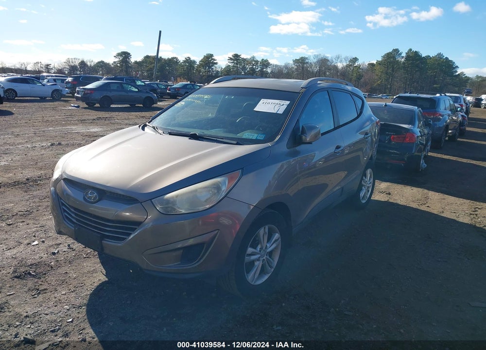 2010 HYUNDAI TUCSON GLS VIN: KM8JUCAC2AU080698