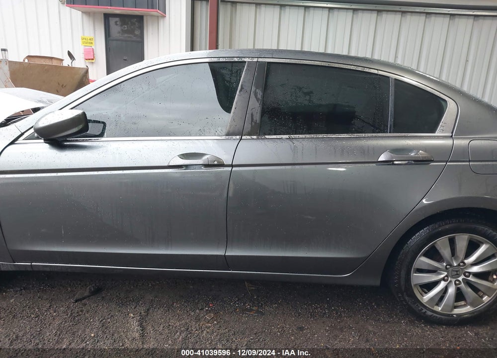 2011 HONDA ACCORD 2.4 EX VIN: 1HGCP2F79BA017323