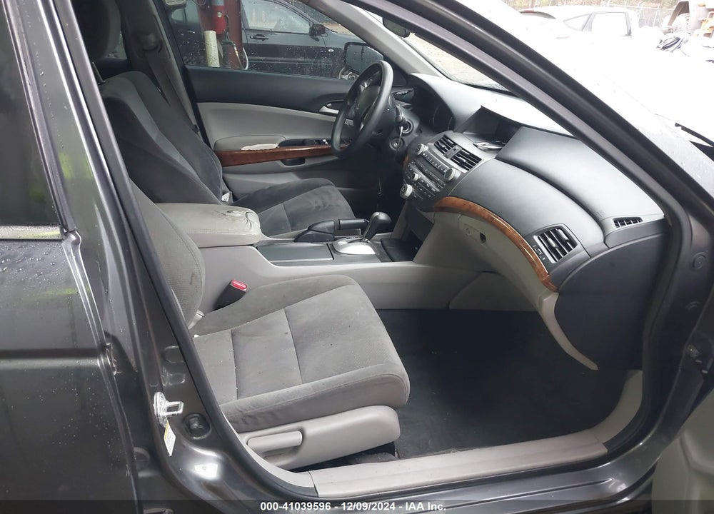 2011 HONDA ACCORD 2.4 EX VIN: 1HGCP2F79BA017323