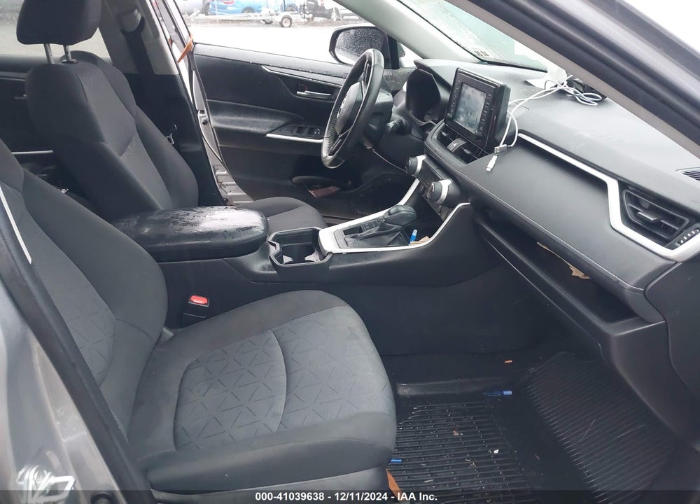 2019 TOYOTA RAV4 XLE VIN: 2T3P1RFV6KC058892