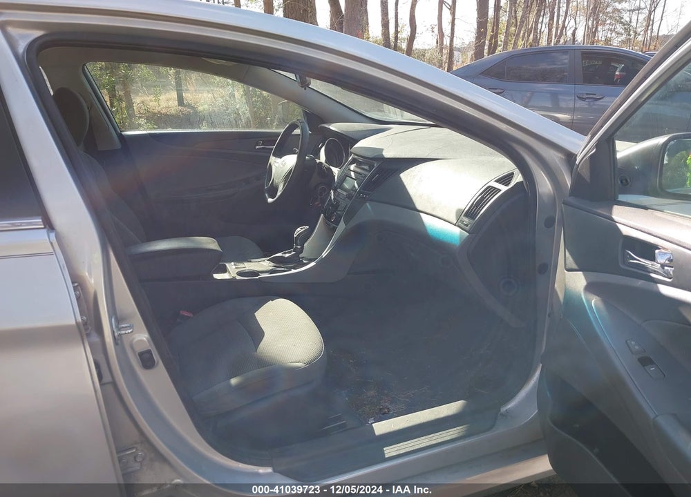 2014 HYUNDAI SONATA GLS VIN: 5NPEB4AC1EH847541