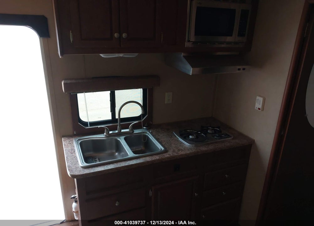 2013 BISON TRVTR VIN: 51Y316E25D2003348