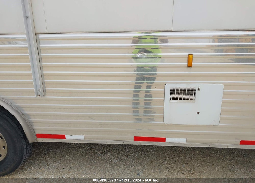 2013 BISON TRVTR VIN: 51Y316E25D2003348